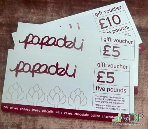 Để quy trình in ấn voucher diễn ra suôn sẻ, kích thước voucher lựa chọn không được quá khổ