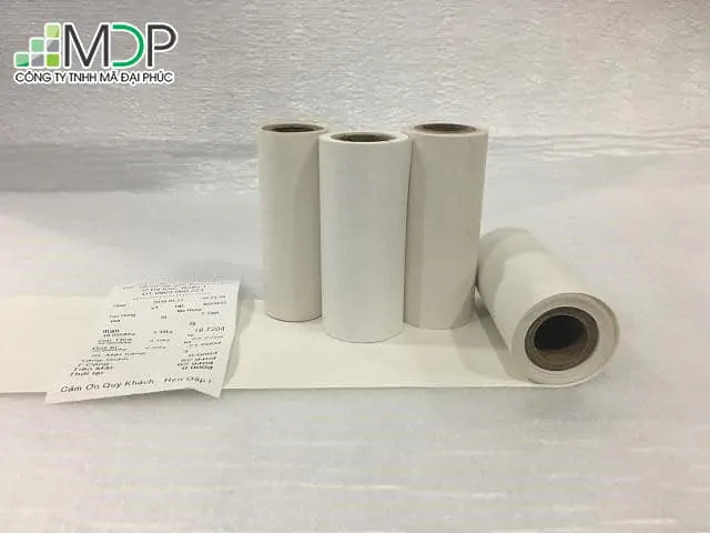 Giấy in hóa đơn bán lẻ thiết kế dạng cuộn phù hợp với máy in