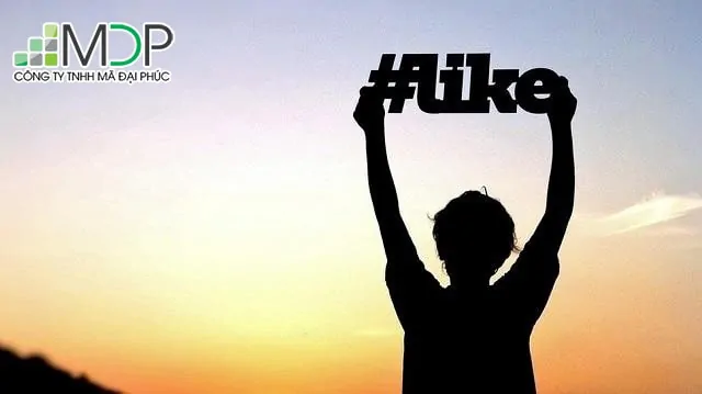 Hashtag cầm tay giúp khuấy động không khí trở nên náo nhiệt