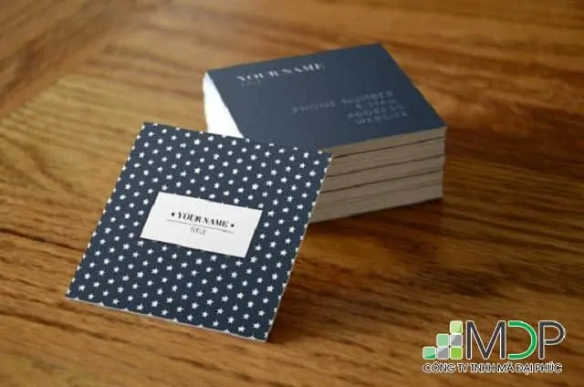 Mẫu kích thước name card vuông được ứng dụng vì sự độc và lạ