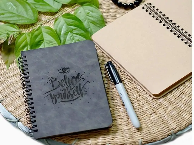 Quy trinh thiết kế mẫu in sổ tay gồm có 2 bước cơ bản đó  là hình thành ý tưởng thiết kế và tiến hành thiết kế