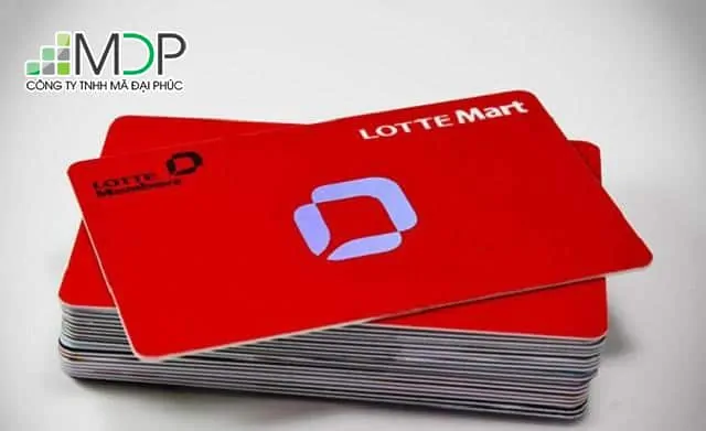 Số lượng in thẻ nhựa tác động đến giá thành in